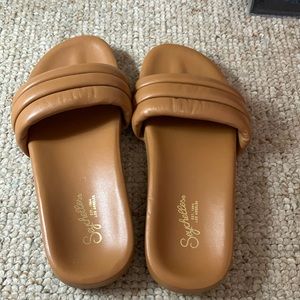 Seychelles camel color leather sandal